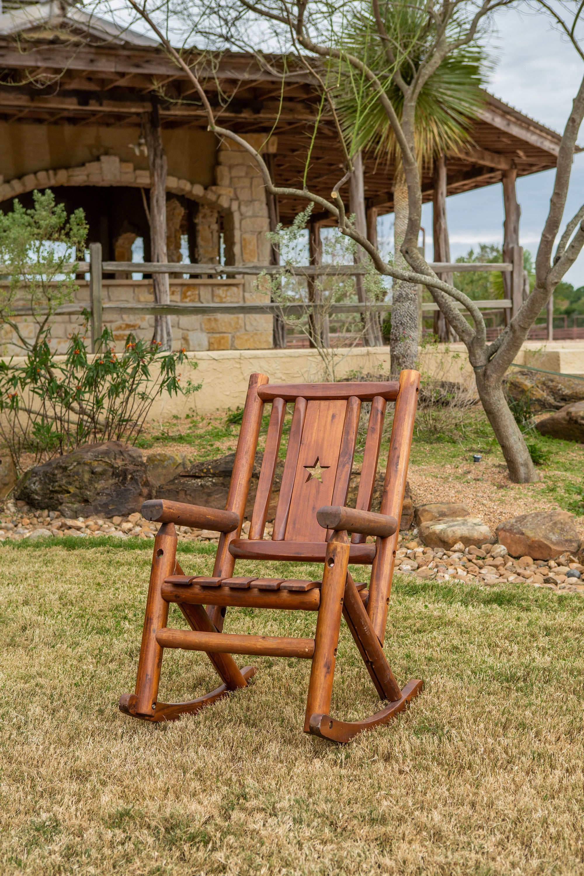 Amber-Log Star Porch Rocker – Leigh Country